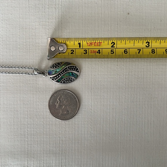 AQUARIUS DESIGN New Zealand Paua Shell Design Pendant Silver 16 inch Chain NWT - Picture 9 of 9